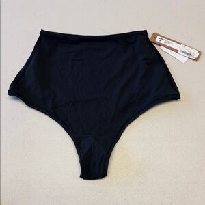 NWT SKIMS Fits Everybody High Waisted Thong